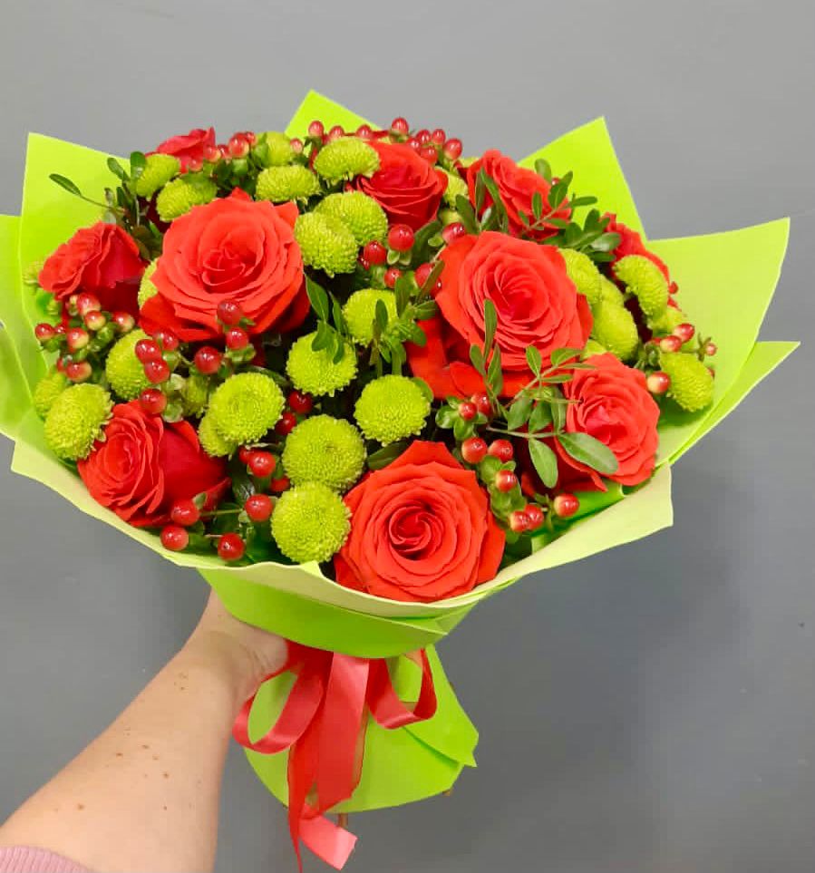 Букет цветов из: Хризантемы и Розы в Добринка Липецкая область