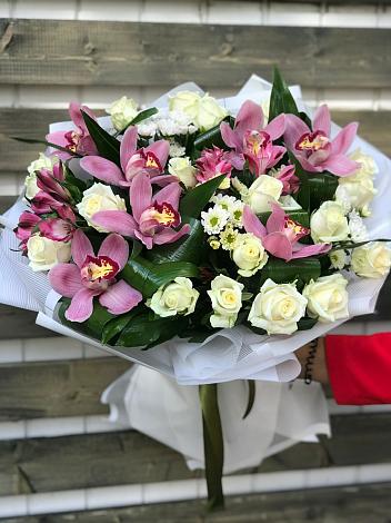 Букет цветов из: Розы и Хризантемы в Добринка Липецкая область