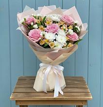 Букет цветов из:  Гвоздики, Орхидеи и Розы #REPLACE_PRED# Добринка Липецкая область