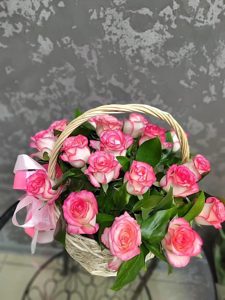 Цветочная композиция из Розы в корзине в Добринка Липецкая область
