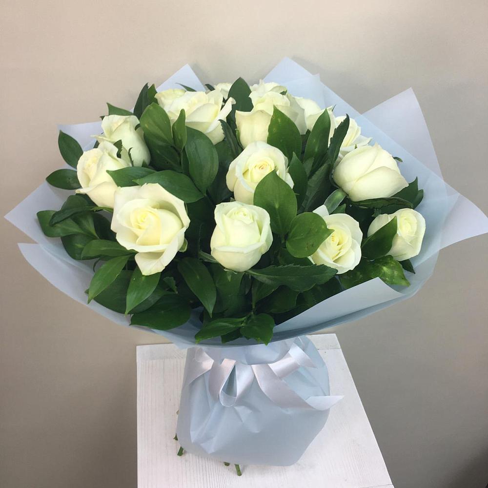 Букет 15 Белых роз Проуд в Добринка Липецкая область