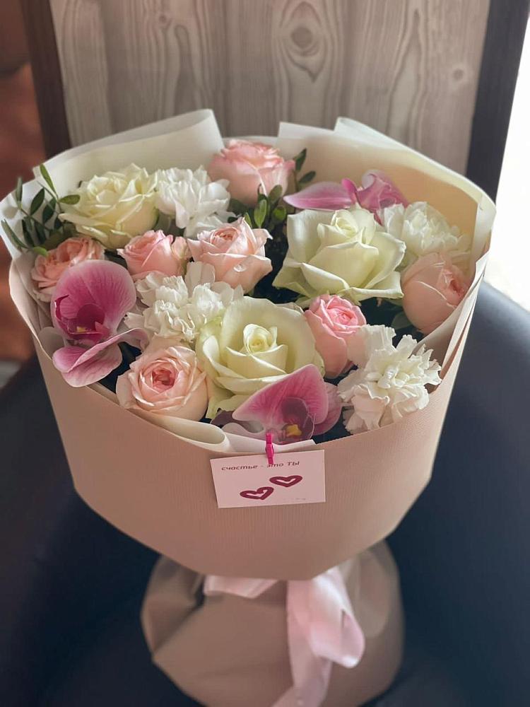 Букет цветов из: Орхидеи, Розы и Гвоздики в Добринка Липецкая область