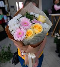 Букет цветов из:  Герберы, Розы и Хризантемы в Добринка Липецкая область