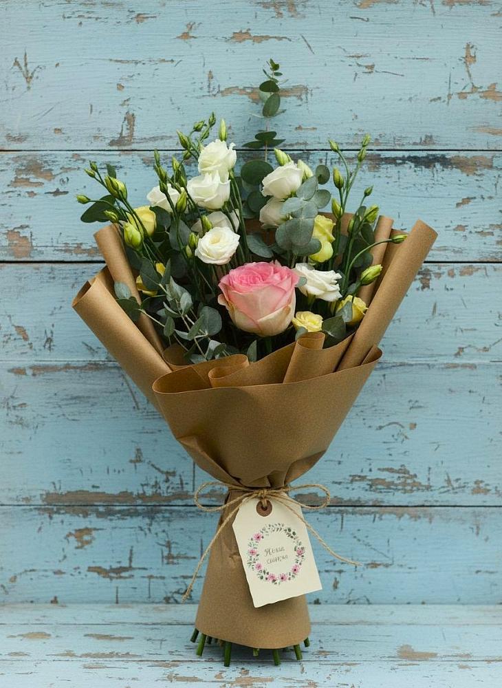 Букет цветов из: Розы и Лизиантусы в Добринка Липецкая область