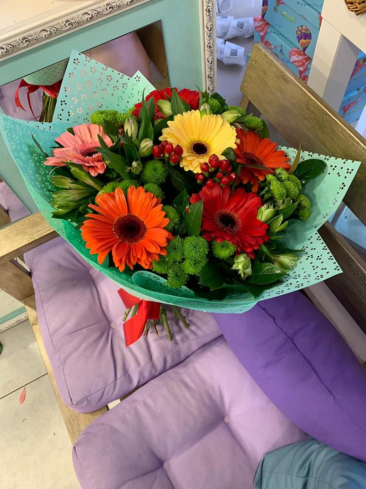 Букет цветов из: Герберы, Хризантемы и Альстромерии в Добринка Липецкая область