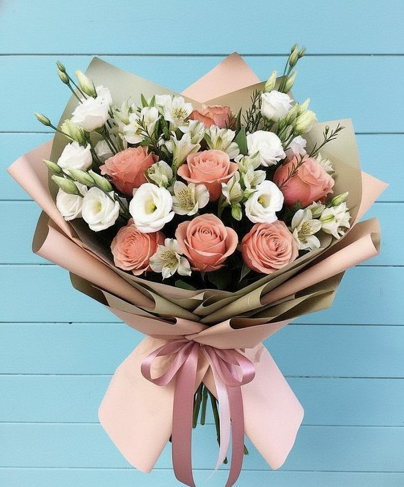 Букет цветов из: Розы, Альстромерии и Лизиантусы в Добринка Липецкая область