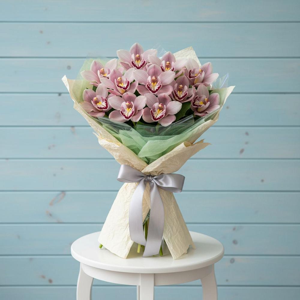 Букет цветов из: Орхидеи и Розы в Добринка Липецкая область