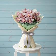Букет цветов из:  Орхидеи и Розы в Добринка Липецкая область