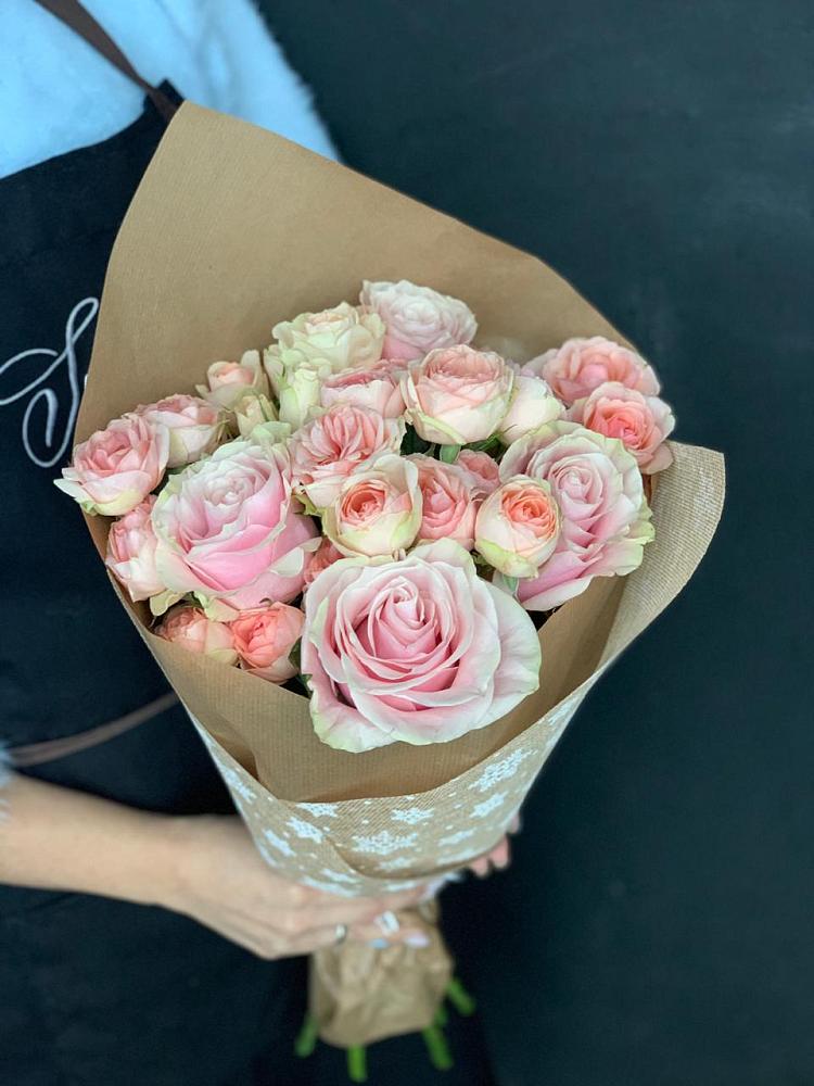 Букет цветов из: Хризантемы и Розы в Добринка Липецкая область