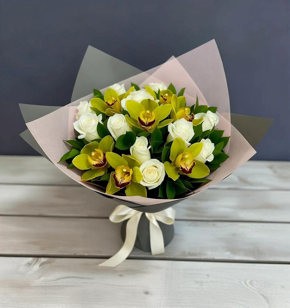 Букет цветов из: Орхидеи и Розы в Добринка Липецкая область