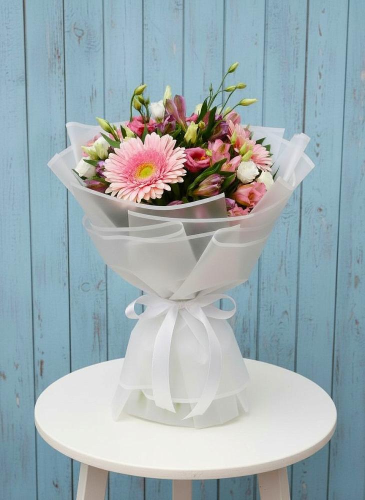 Букет цветов из: Герберы, Альстромерии и Лизиантусы в Добринка Липецкая область