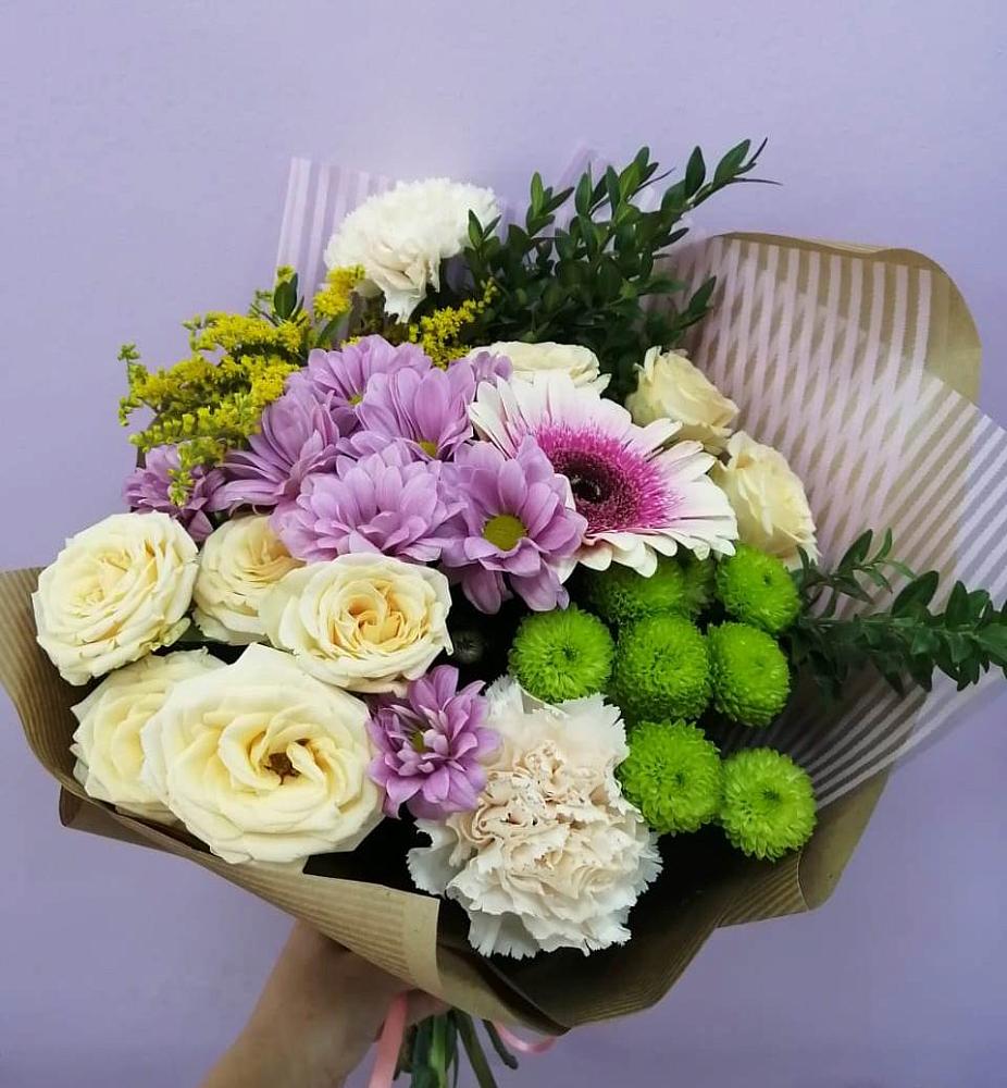 Букет цветов из: Хризантемы, Розы, Гвоздики и Герберы в Добринка Липецкая область