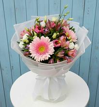 Букет цветов из:  Герберы, Альстромерии и Лизиантусы в Добринка Липецкая область