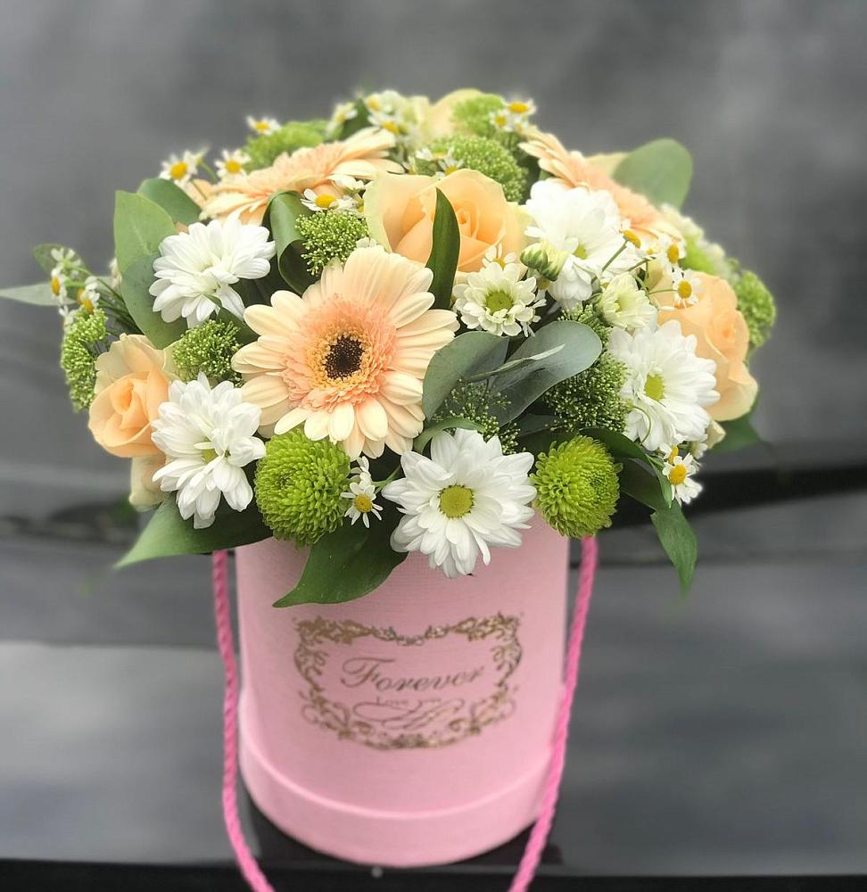 Цветочная композиция из Розы, Герберы и Хризантемы в шляпной коробке в Добринка Липецкая область