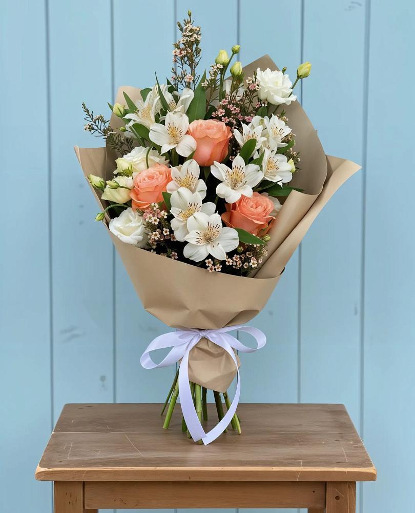 Букет цветов из: Альстромерии, Лизиантусы, Розы и Хризантемы в Добринка Липецкая область