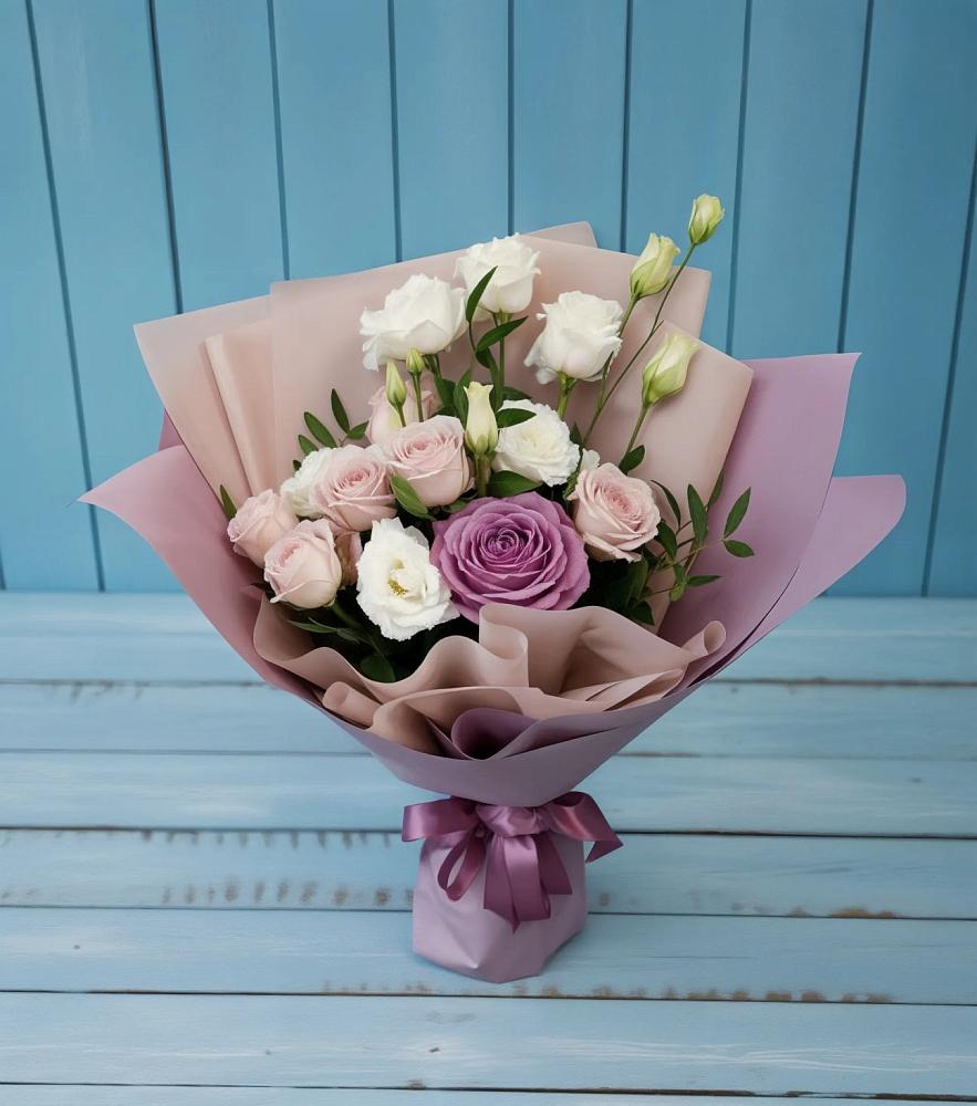 Букет цветов из: Розы и Лизиантусы в Добринка Липецкая область